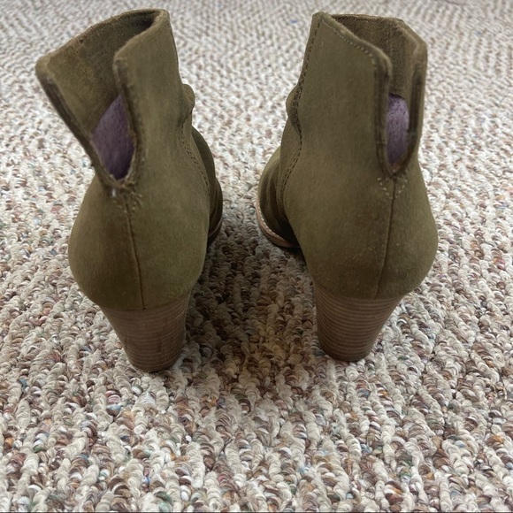 SPLENDID OLIVE GREEN SUEDE ANKLE BOOTIES - Picture 5 of 10